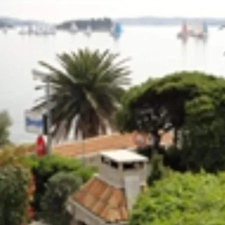 Seafront Pretner Apartment Orebic