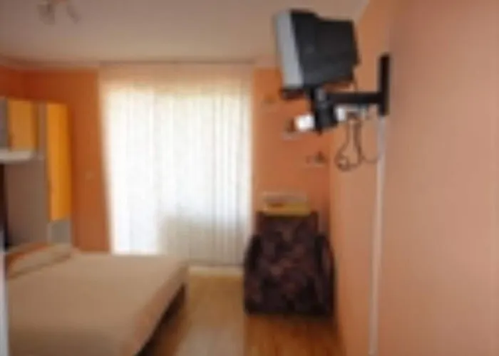 Seafront Pretner Apartament